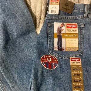 Wrangler Men's Relaxed Fit Jeans - Light Blue